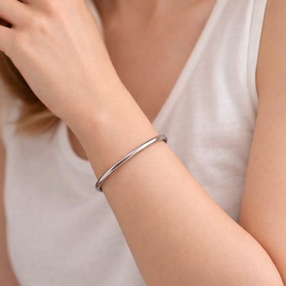 PUÑERA BANGLE PLATEADA